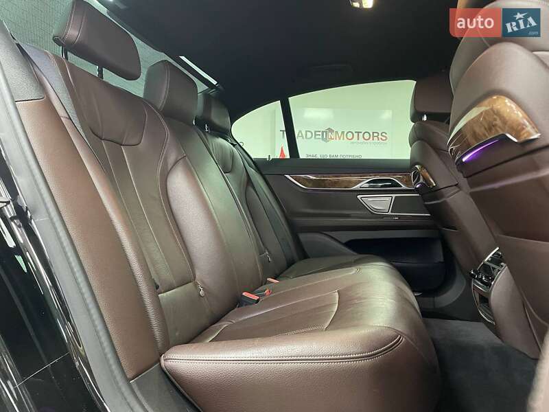 Седан BMW 7 Series 2016 в Киеве