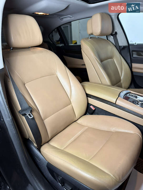 Седан BMW 7 Series 2011 в Одессе