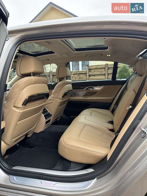 Седан BMW 7 Series 2020 в Нововолинську фото 22 Седан BMW 7 Series 2020 в Нововолинську