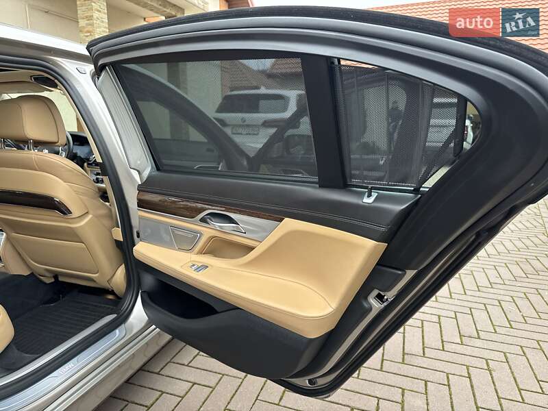 Седан BMW 7 Series 2020 в Нововолинську фото 27 Седан BMW 7 Series 2020 в Нововолинську