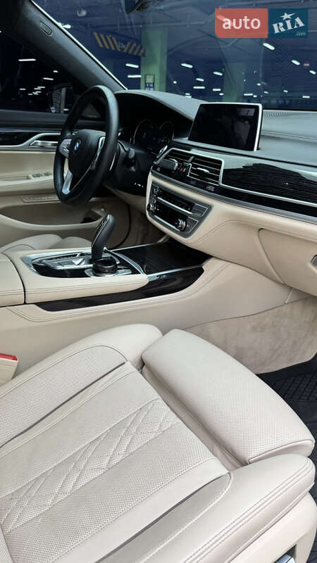 Седан BMW 7 Series 2018 в Киеве фото 26 Седан BMW 7 Series 2018 в Киеве