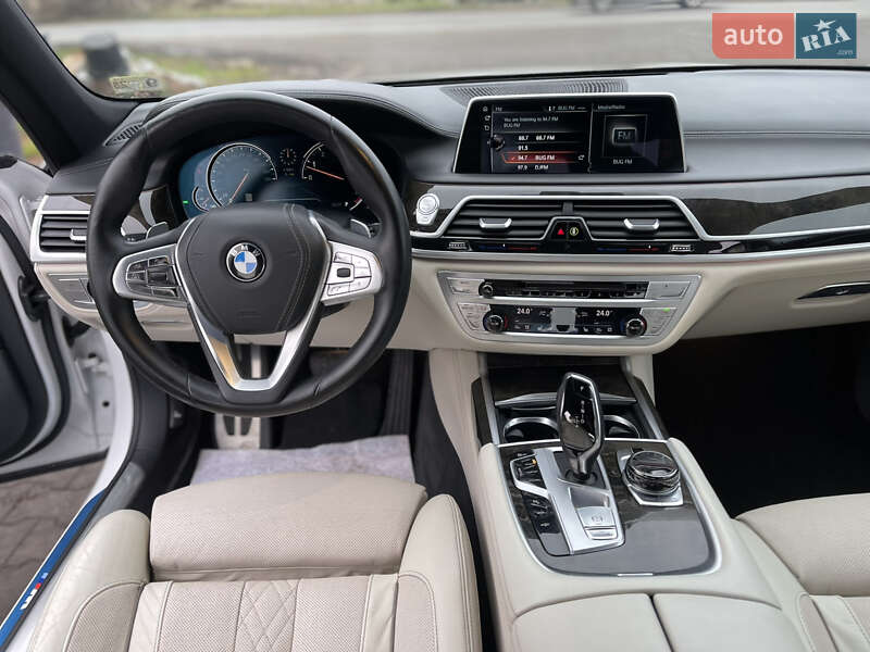 Седан BMW 7 Series 2017 в Луцке