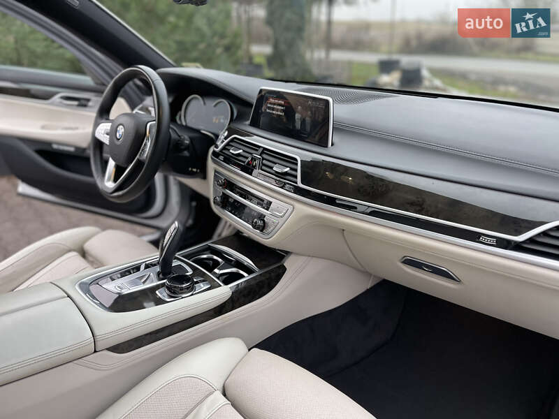 Седан BMW 7 Series 2017 в Луцке