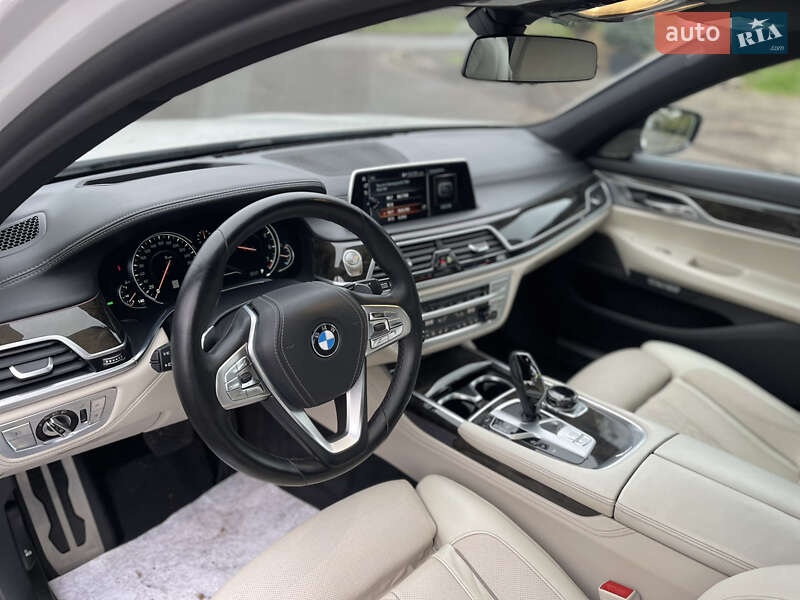 Седан BMW 7 Series 2017 в Луцке