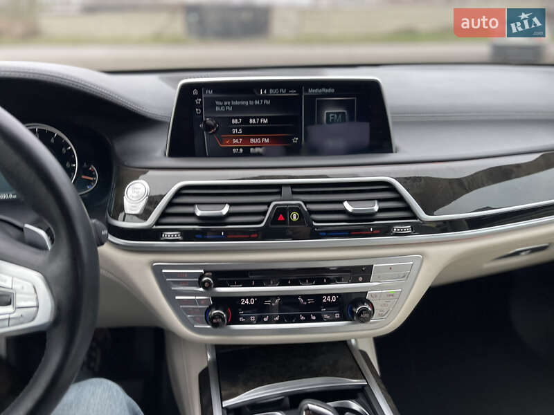 Седан BMW 7 Series 2017 в Луцке
