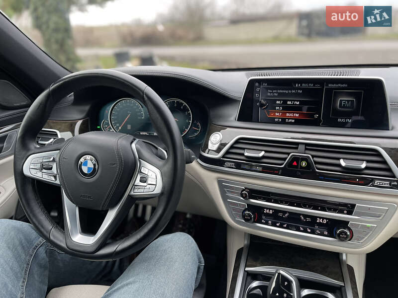 Седан BMW 7 Series 2017 в Луцке