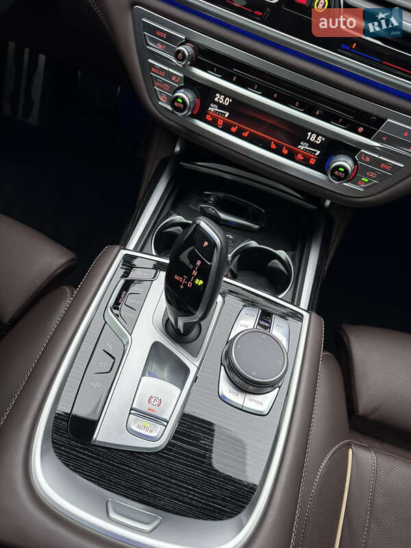 Седан BMW 7 Series 2022 в Києві
