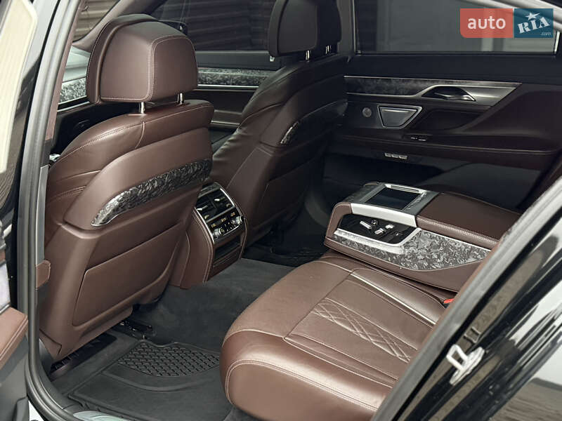 Седан BMW 7 Series 2017 в Дубно фото 31 Седан BMW 7 Series 2017 в Дубно