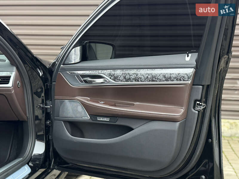 Седан BMW 7 Series 2017 в Дубно фото 37 Седан BMW 7 Series 2017 в Дубно
