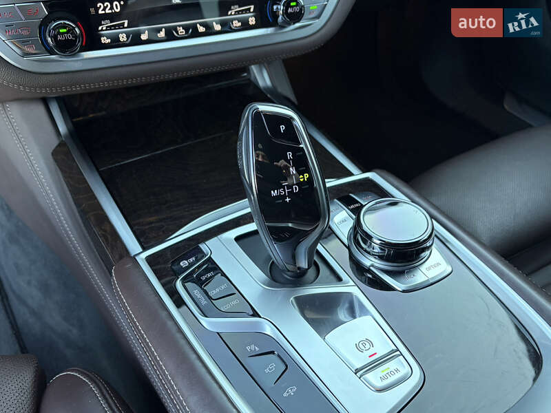 Седан BMW 7 Series 2017 в Мукачево
