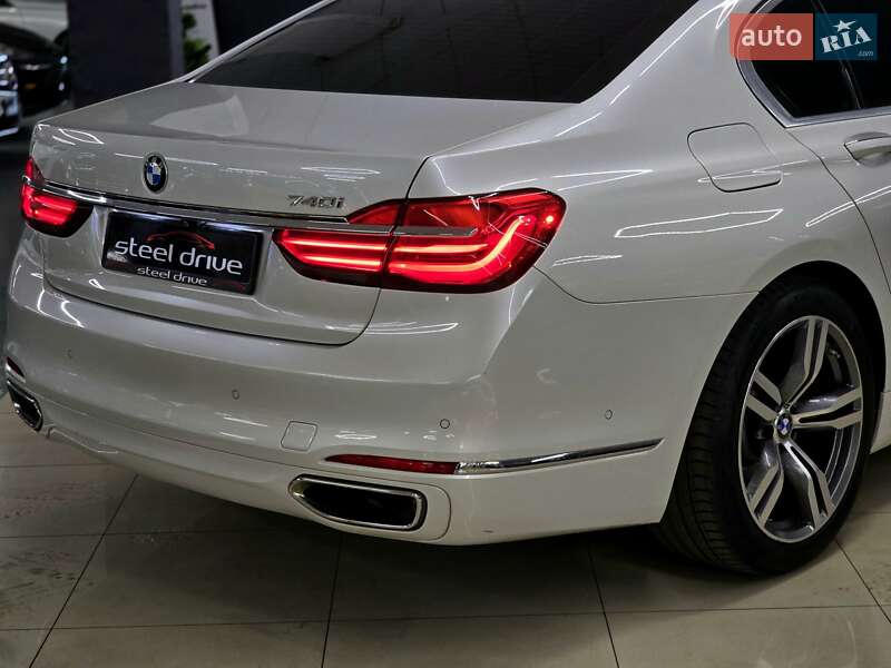 Седан BMW 7 Series 2015 в Николаеве