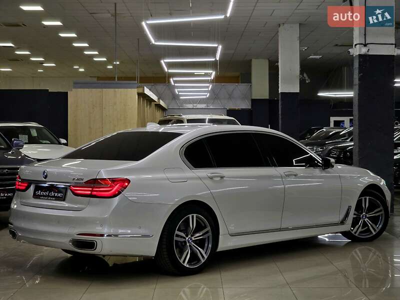 Седан BMW 7 Series 2015 в Николаеве