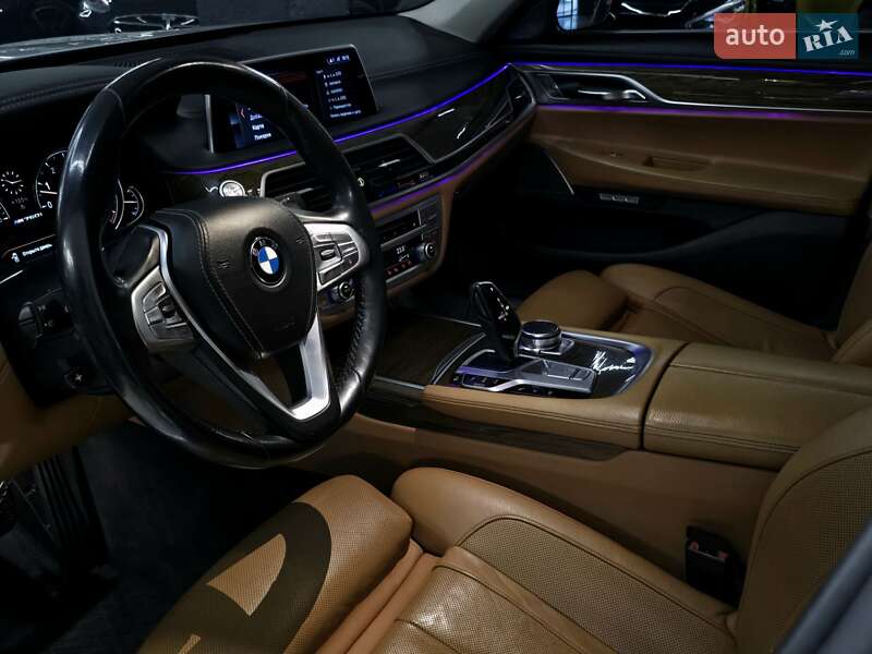 Седан BMW 7 Series 2015 в Николаеве