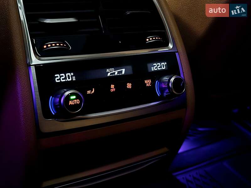 Седан BMW 7 Series 2015 в Николаеве