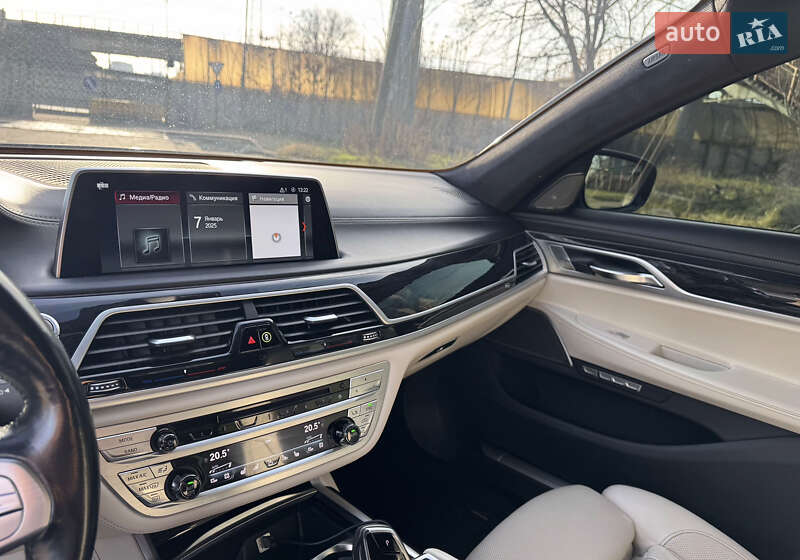 Седан BMW 7 Series 2017 в Одессе