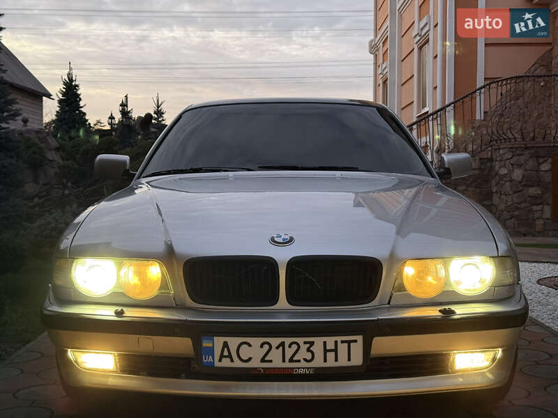 BMW 7 Series 2001