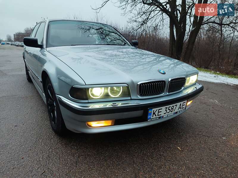 Седан BMW 7 Series 1997 в Дніпрі