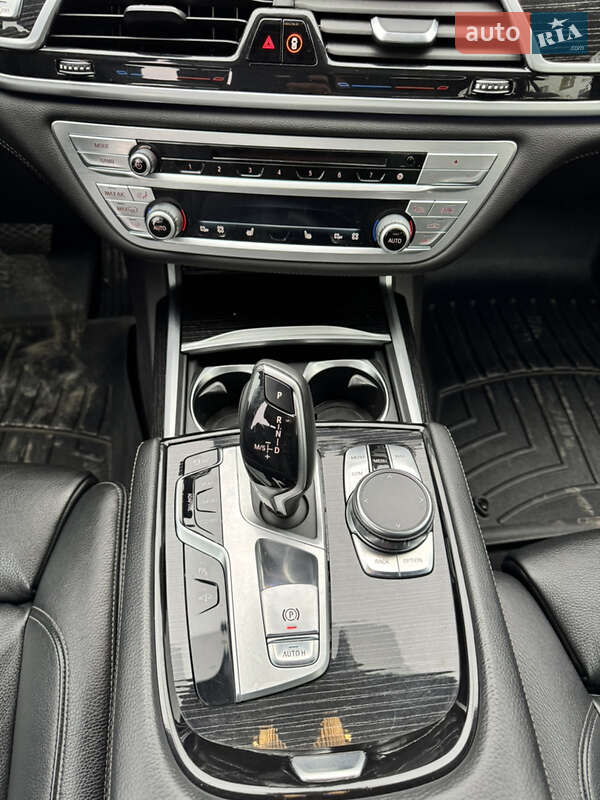 Седан BMW 7 Series 2019 в Виннице