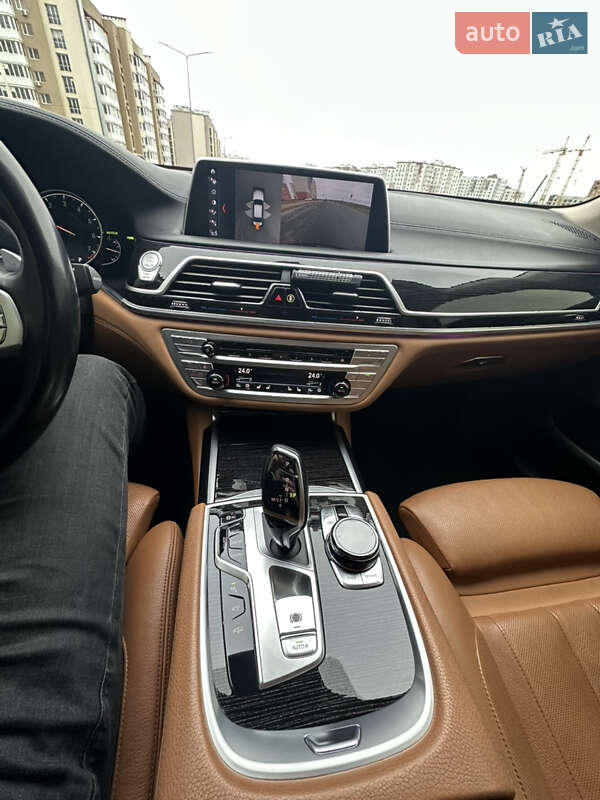 Седан BMW 7 Series 2017 в Виннице