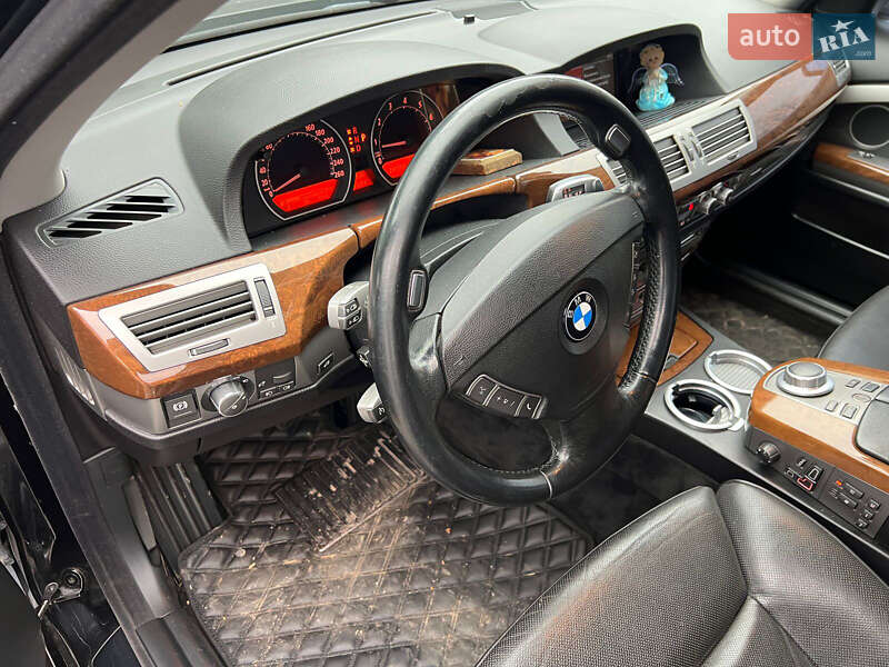 Седан BMW 7 Series 2006 в Стрию