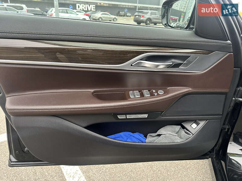 Седан BMW 7 Series 2016 в Киеве фото 18 Седан BMW 7 Series 2016 в Киеве
