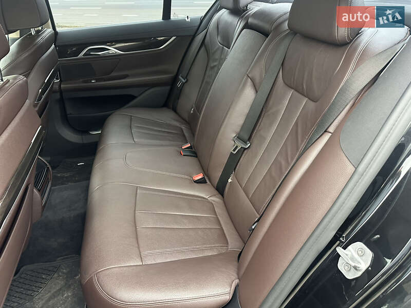 Седан BMW 7 Series 2016 в Киеве фото 16 Седан BMW 7 Series 2016 в Киеве
