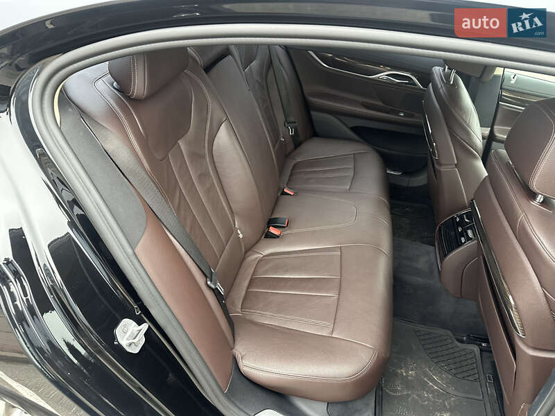 Седан BMW 7 Series 2016 в Киеве фото 23 Седан BMW 7 Series 2016 в Киеве