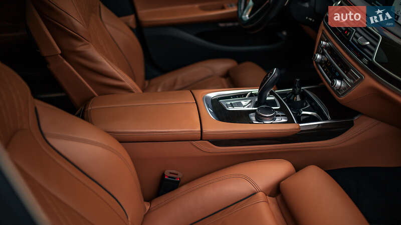 Седан BMW 7 Series 2017 в Черновцах фото 69 Седан BMW 7 Series 2017 в Черновцах