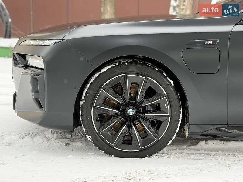 Седан BMW 7 Series 2023 в Дніпрі