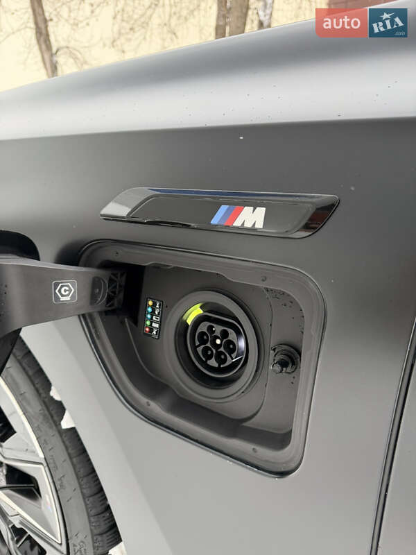 Седан BMW 7 Series 2023 в Дніпрі