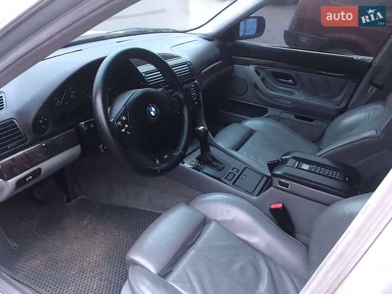 Седан BMW 7 Series 2001 в Львове