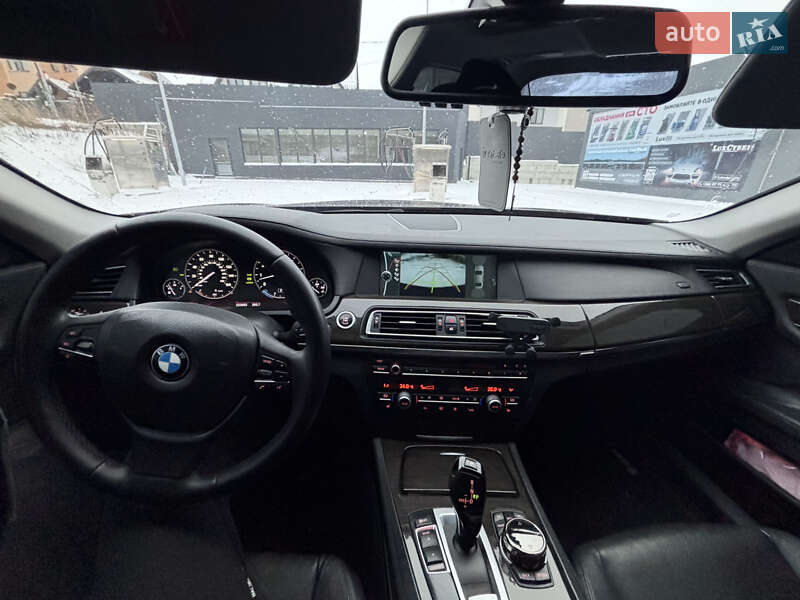 Седан BMW 7 Series 2012 в Львові