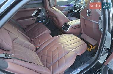 Седан BMW 7 Series 2023 в Львові