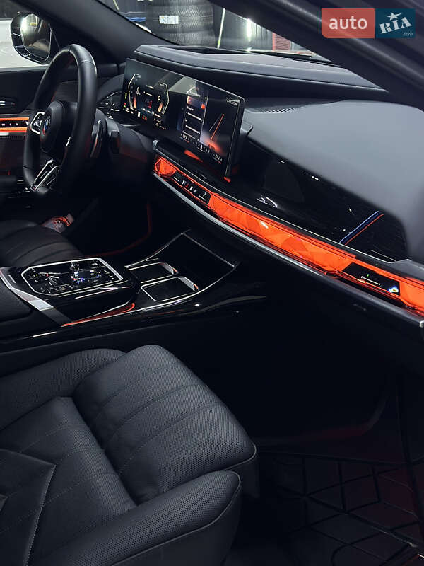 Седан BMW 7 Series 2023 в Киеве