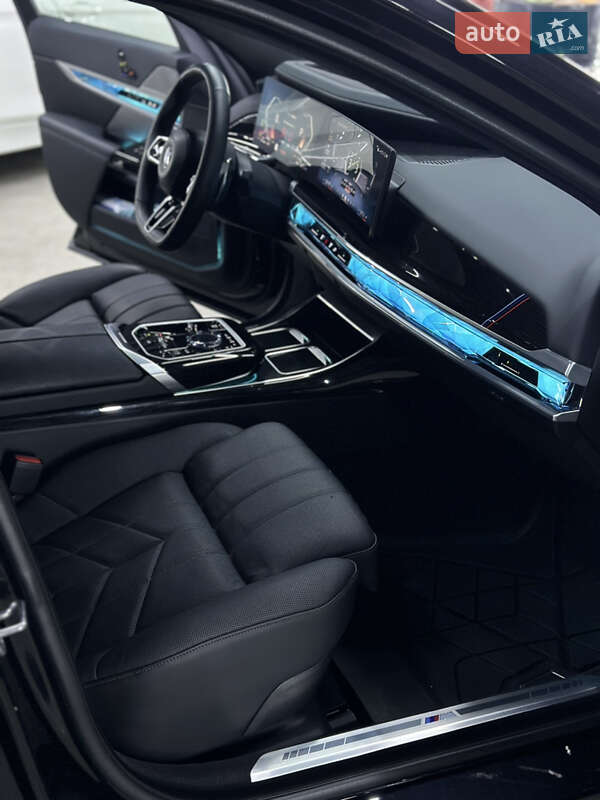 Седан BMW 7 Series 2023 в Киеве