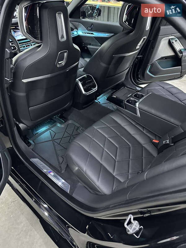 Седан BMW 7 Series 2023 в Киеве