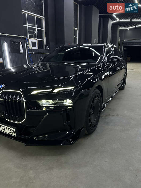 Седан BMW 7 Series 2023 в Киеве