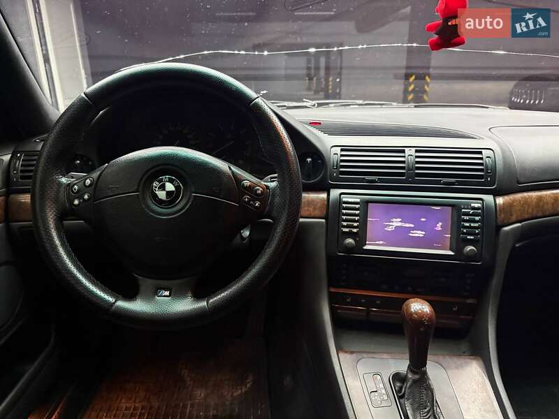 Седан BMW 7 Series 2000 в Чернівцях