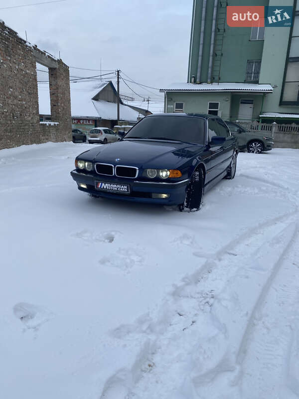 Седан BMW 7 Series 2000 в Ровно