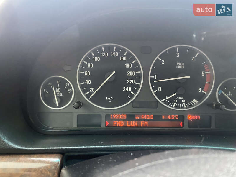 Седан BMW 7 Series 2000 в Ровно