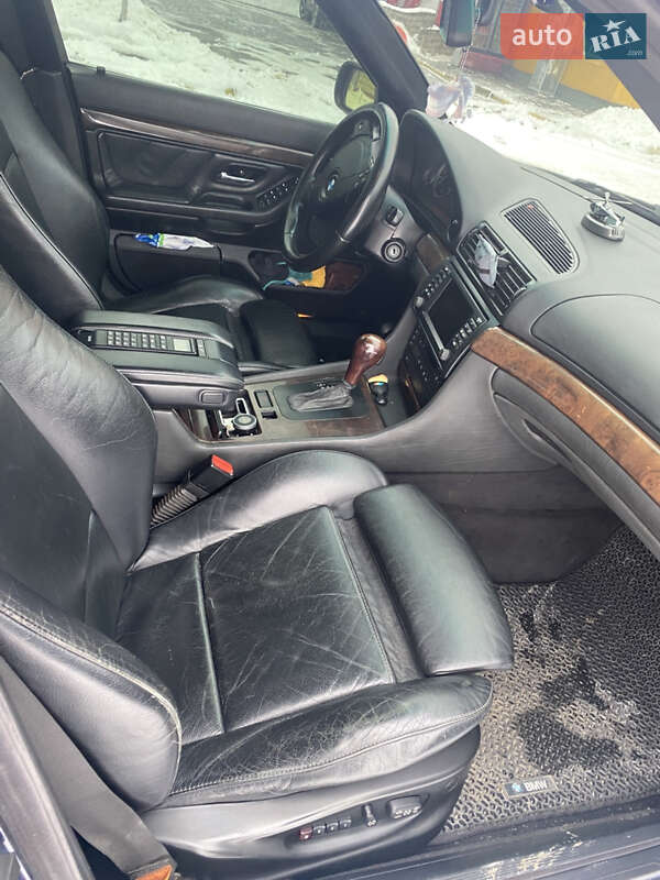 Седан BMW 7 Series 2000 в Ровно