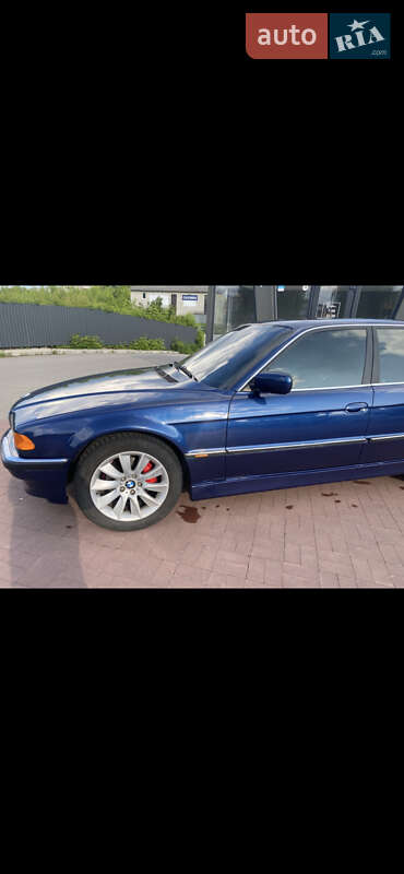 Седан BMW 7 Series 2000 в Ровно