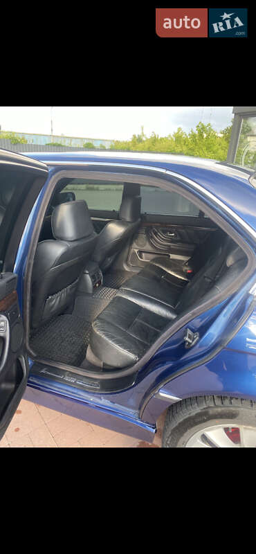 Седан BMW 7 Series 2000 в Ровно