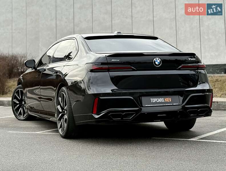 Седан BMW 7 Series 2023 в Киеве