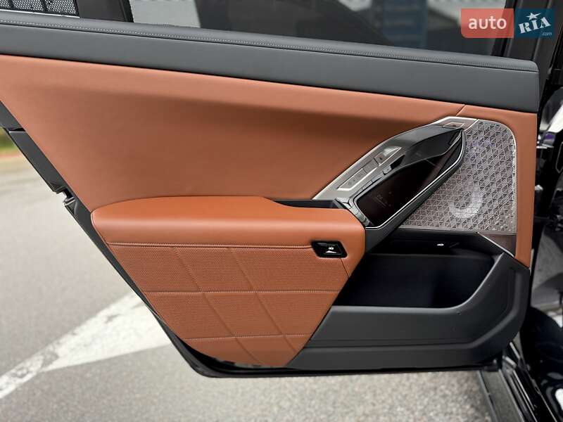 Седан BMW 7 Series 2023 в Киеве