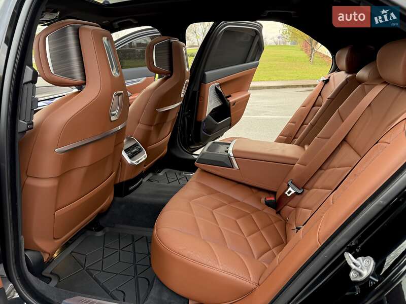 Седан BMW 7 Series 2023 в Киеве
