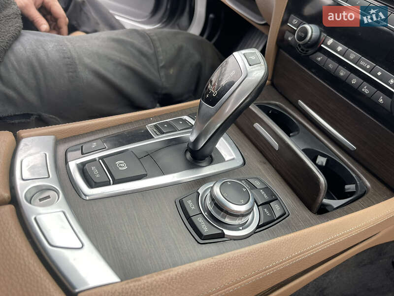 Седан BMW 7 Series 2010 в Житомирі