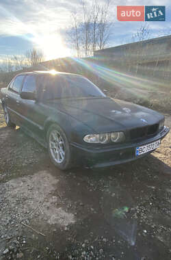 Седан BMW 7 Series 2000 в Ромнах