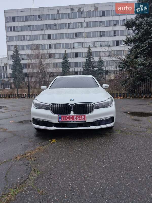 Седан BMW 7 Series 2015 в Миколаєві