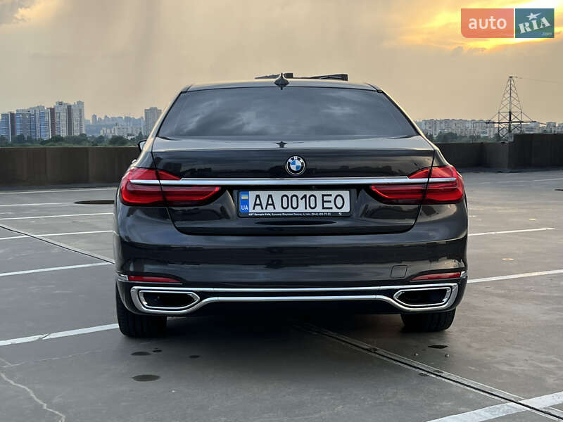 Седан BMW 7 Series 2016 в Киеве